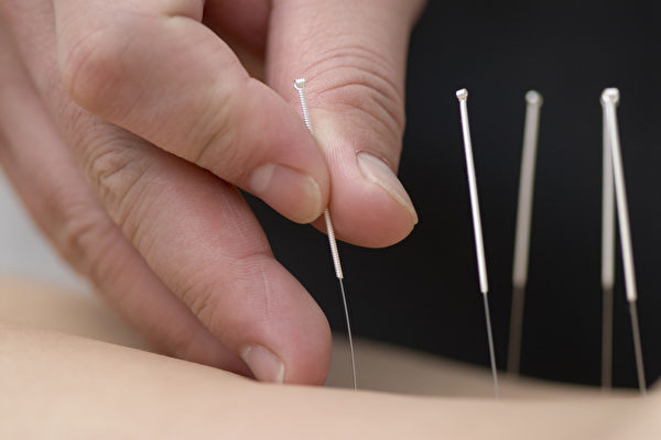 L'acupuncture est le meilleur moyen pour draguer les méridiens et collatéraux.
